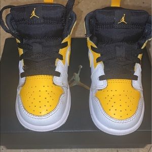 Air Jordan Mid 1